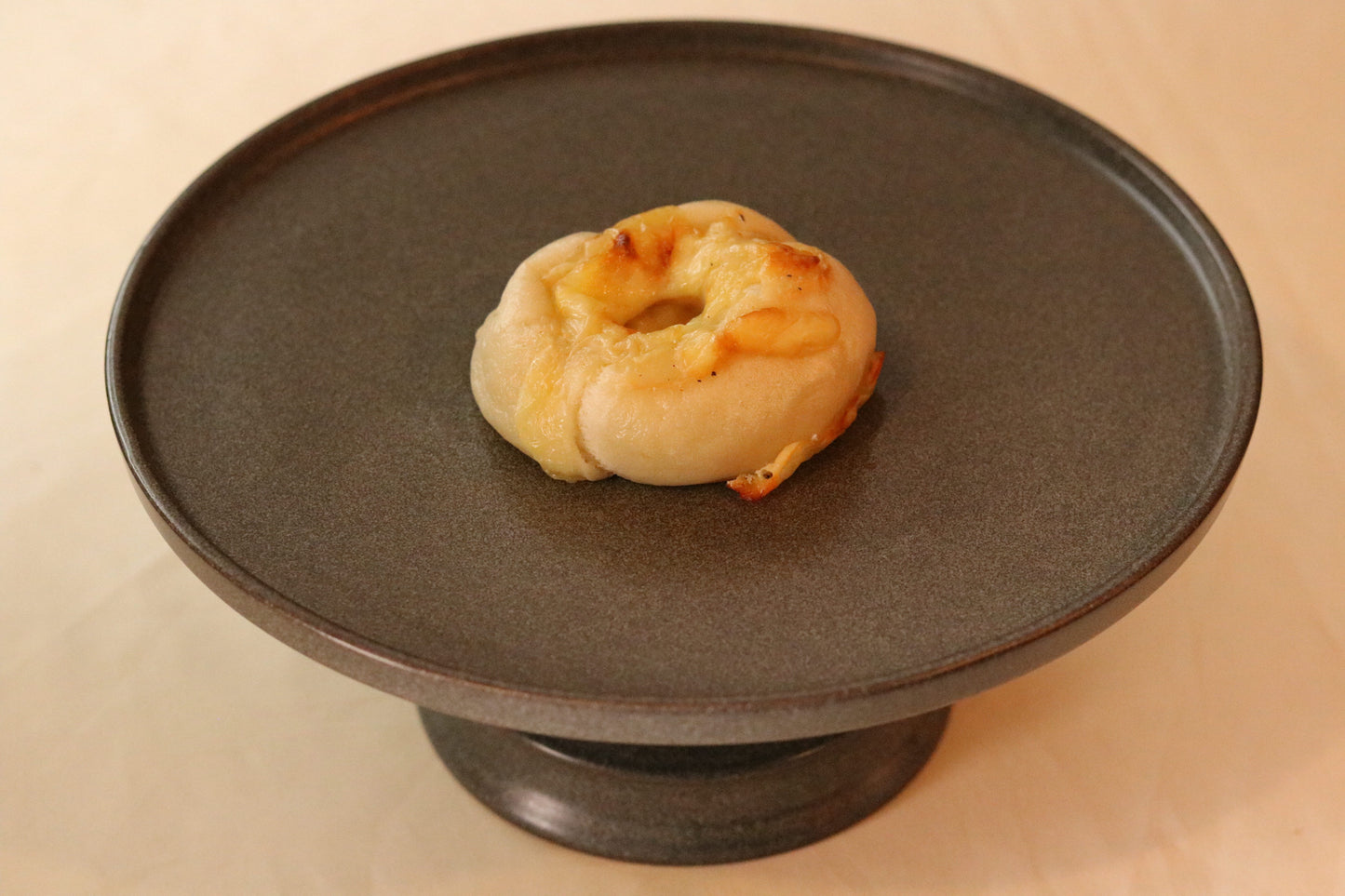Gluten-free rice flour bagel (gratin)