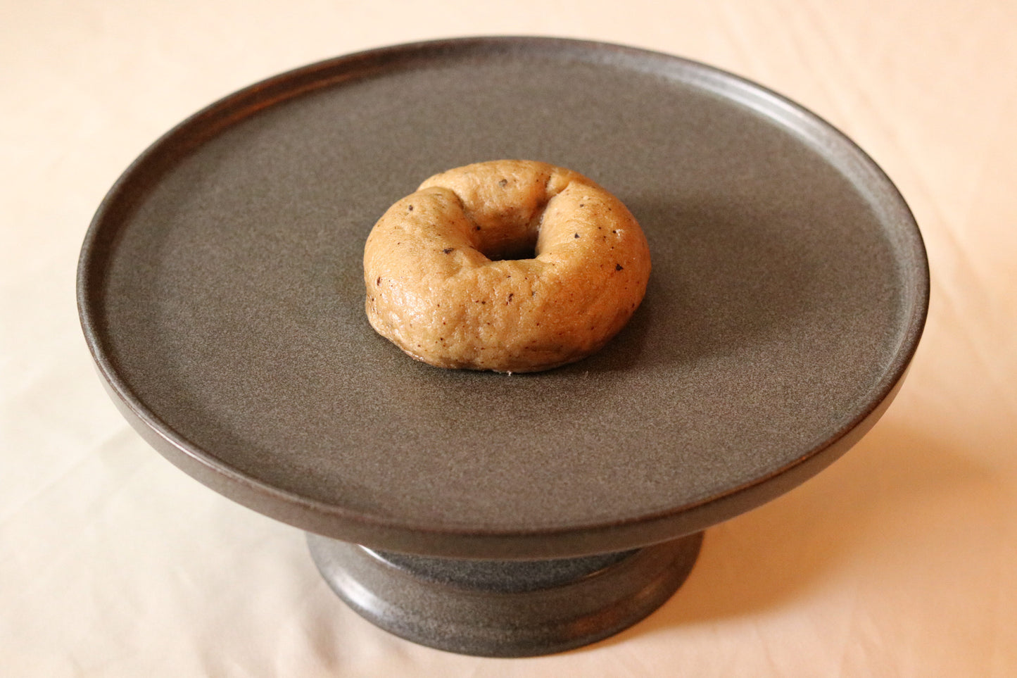グルテンフリーの米粉ベーグル（紅茶といちじく）
