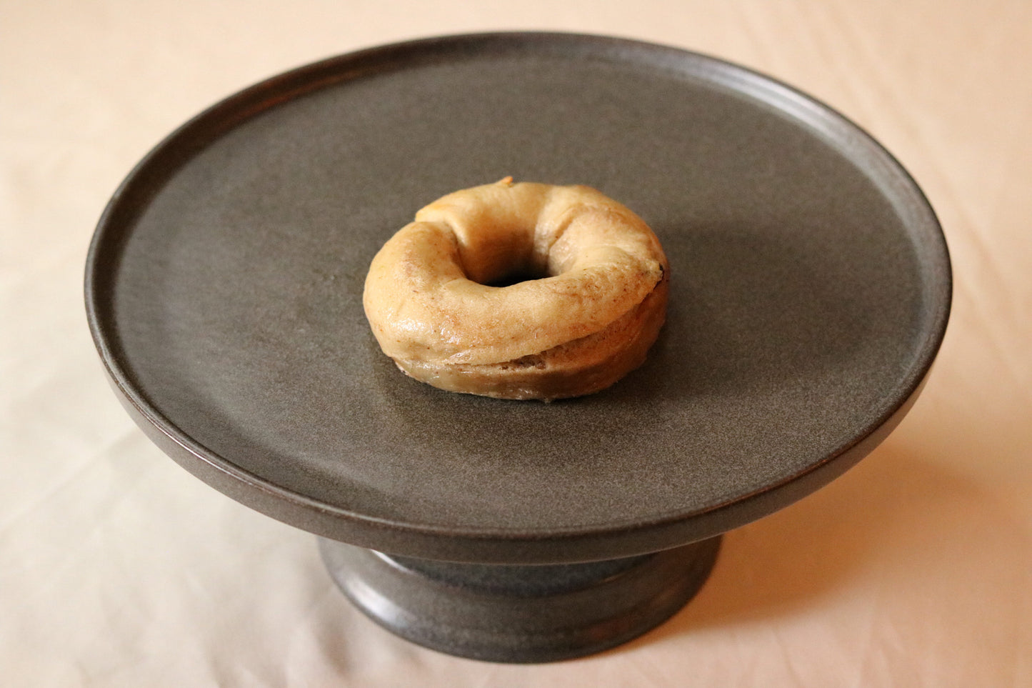 Gluten-free rice flour bagel (cinnamon raisin)
